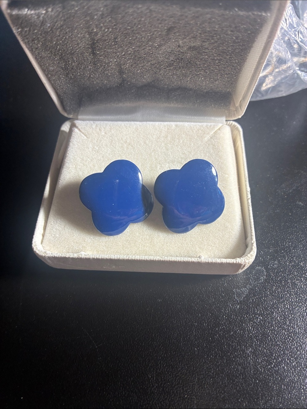 Vtg blue floral earrings
